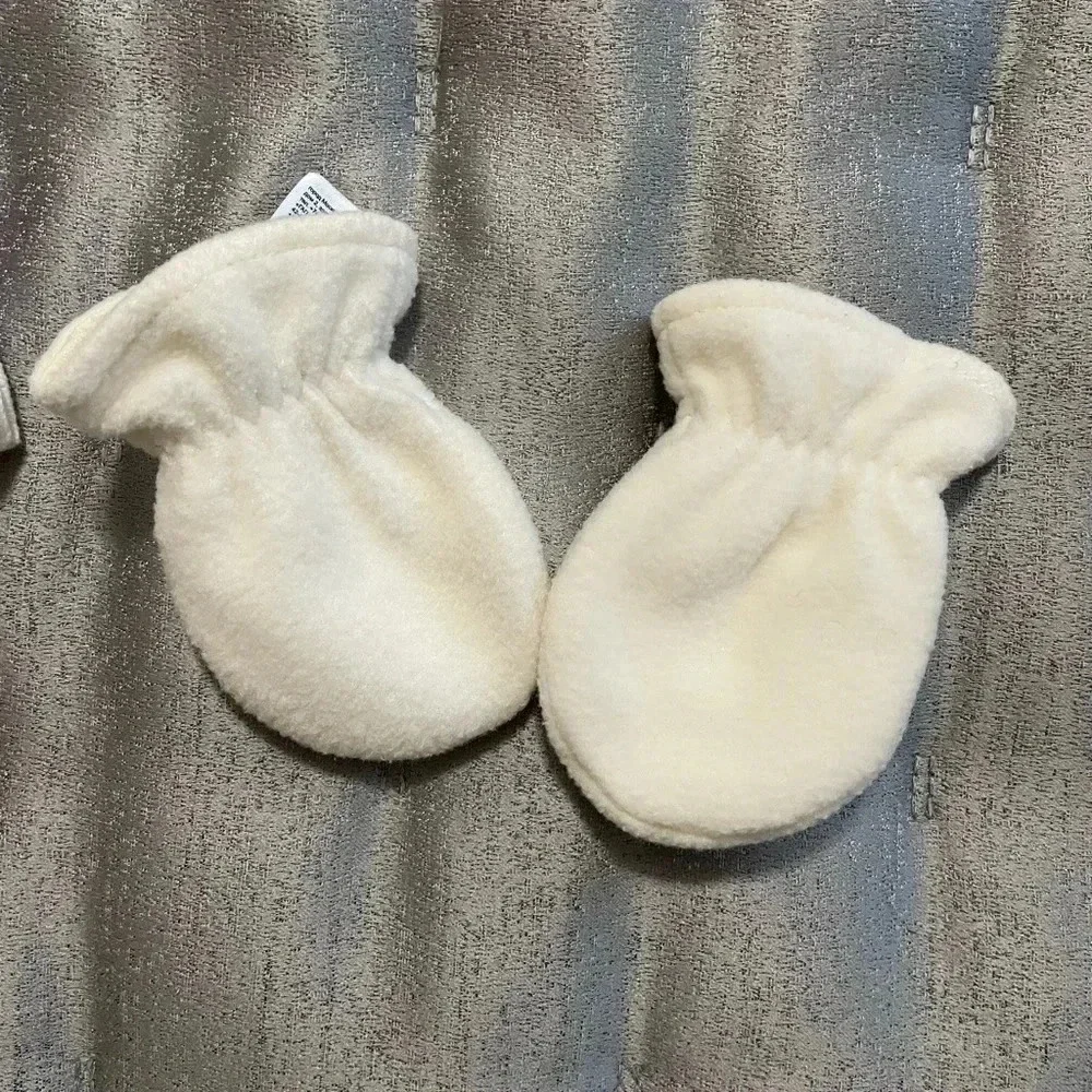 𝅺EUC‎ sweater poncho, leg warmers and mitt set